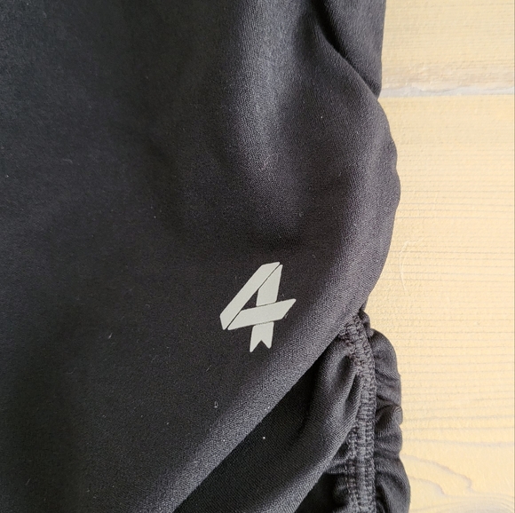 NWT FourLaps 3/4 Length Contour Leggings Black size S - Picture 4 of 8